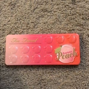 two faced sweet peach eyeshadow
